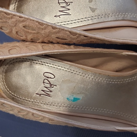 MPO peep toe pumps. - Picture 2 of 10